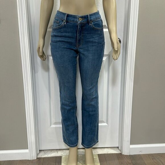 TOMMY HILFIGER TRIBECA STRAIGHT-LEG JEANS. LIGHT WASH. - Picture 1 of 11